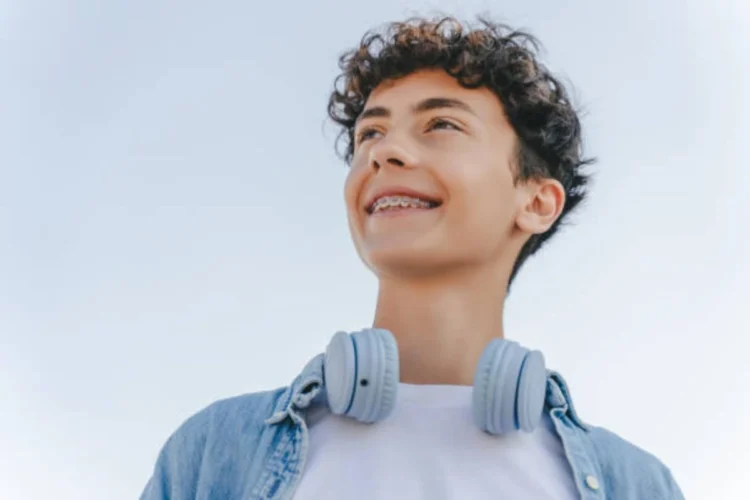 How to Overcome From Common Issues Kids Face with Braces 13 Common issues kids face with braces and solutions for a comfortable orthodontic experience